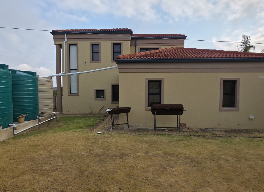 4 Bedroom Property for Sale in Noorsekloof Eastern Cape